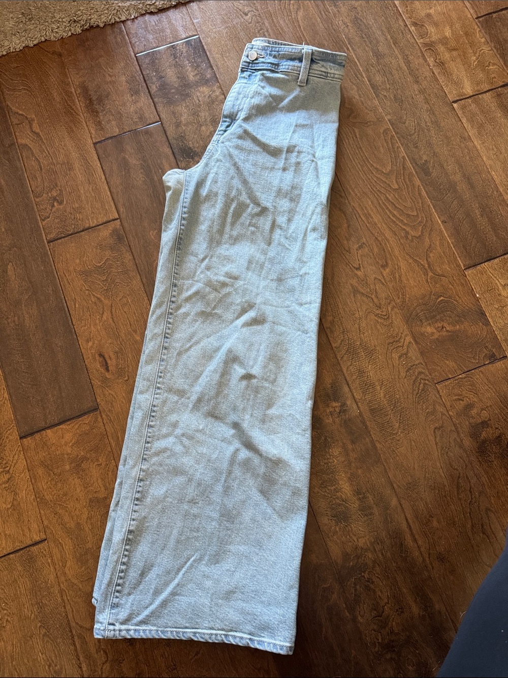 Universal Thread Wide Leg Denim in Light Blue